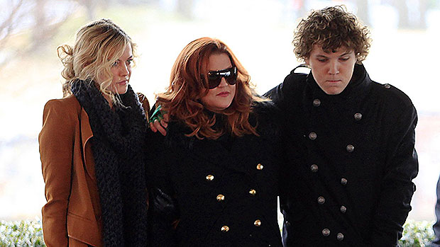 Riley Keough Mourns Lisa Marie Presley & Brother Benjamin With Photograph – League1News