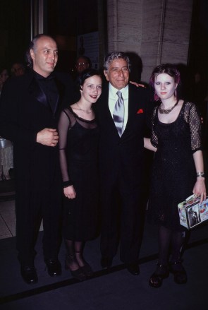 TONY BENNETT WITH SON DANNY AND GRANDCHILDREN, KESLEY AND REMY
LICOLN FILM SOCIETY CENTER HONOURING FILM DIRECTOR MARTIN SCORSESE, NEW YORK, AMERICA - 1998