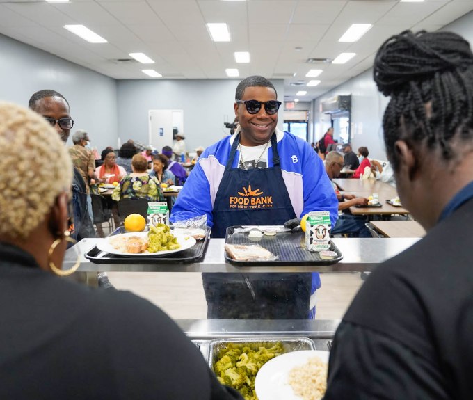 Kenan Thompson at Food Bank For New York City’s Community Kitchen