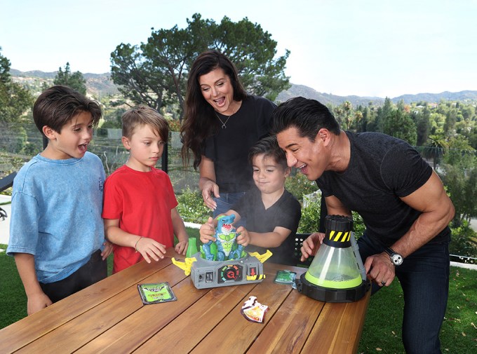 Mario Lopez And Tiffani Thiessen Experiment With Beast Lab By Moose Toys