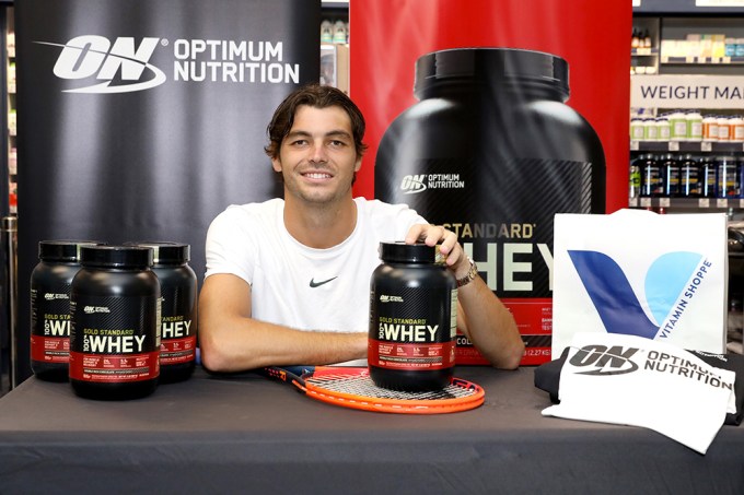 Taylor Fritz Samples Optimum Nutrition At The Vitamin Shoppe