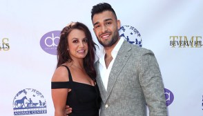 Britney Spears Wears No Wedding Ring Amid Sam Asghari Divorce: Photos