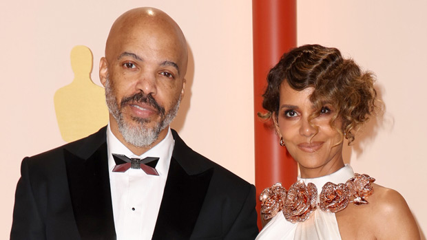 Halle Berry Stuns While Showing Off Her Natural Hair & Says BF Van Hunt 'Loves'  It'