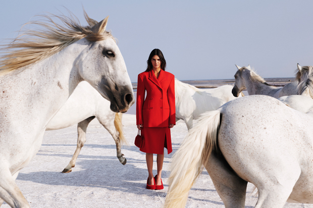 Beryl TV kendall-jenner-stella-mccartney-embed3 Kendall Jenner Naked On A Horse For Stella McCartney Campaign: Photos – Hollywood Life Entertainment 
