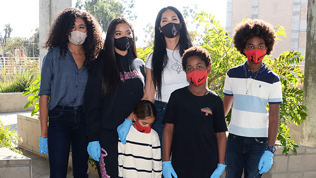 Kimora Lee Simmons Shares Pictures With All 5 Children Throughout Japan Trip – League1News