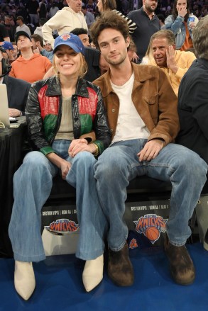 Sienna Miller, Oli Green
Cleveland Cavaliers v New York Knicks, Basketball, Madison Square Garden, New York, USA - 23 Apr 2023