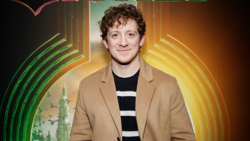 Ethan Slater: Meet the ‘Wicked’ Star & Ariana Grande’s Boyfriend Ethan Slater: Meet the ‘Wicked’ Star & Ariana Grande’s Boyfriend