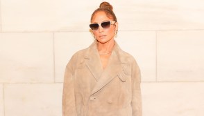 jennifer lopez flip flops