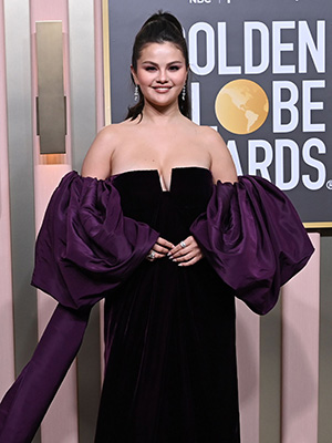 Selena Gomez Rocks Plunging Corset in Paris: Photo