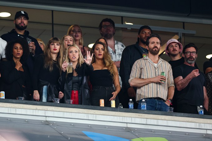 Ryan Reynolds, Brittany Mahomes Sipping on Betty Buzz + Booze at the Jets/Chiefs Game on Sunday Night 🏈