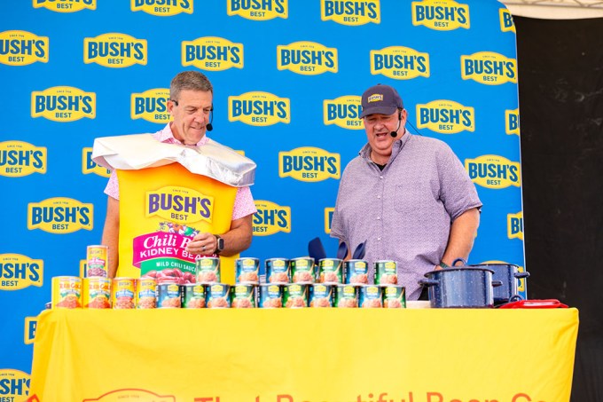 The Office’ star BRIAN BAUMGARTNER joins Bush’s Beans for World Championship Chili Cook-Off