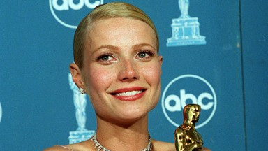 Gwyneth Paltrow Uses Her Oscar Statuette as a Doorstop: Video