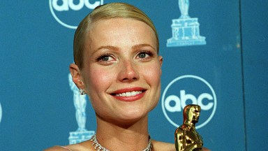 Gwyneth Paltrow Uses Her Oscar Statuette as a Doorstop: Video