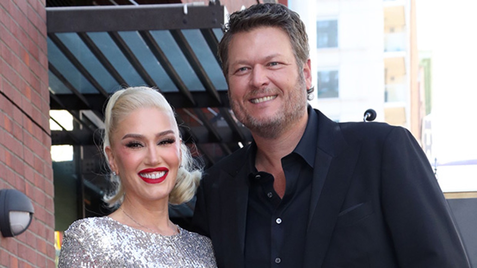 Blake Shelton Makes Gwen Stefani Cry at Walk of Fame Ceremony: Video ...