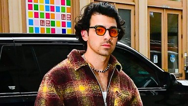 Joe Jonas Holds Hands With Daughter Willa in New York City: Photos