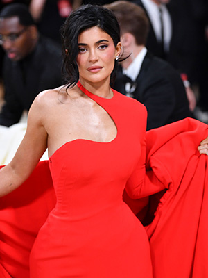 Kylie Jenner Is ‘Embracing Natural Beauty' and More in New Interview
