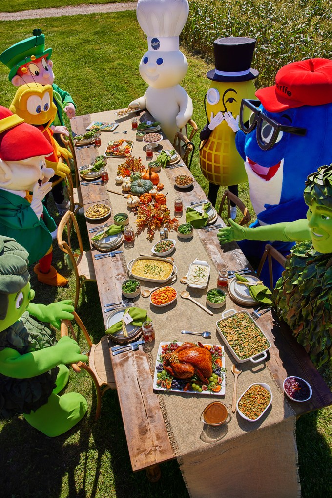 Green Giant supports No Kid Hungry by hosting friendsgiving feast for “famous” food brand mascots