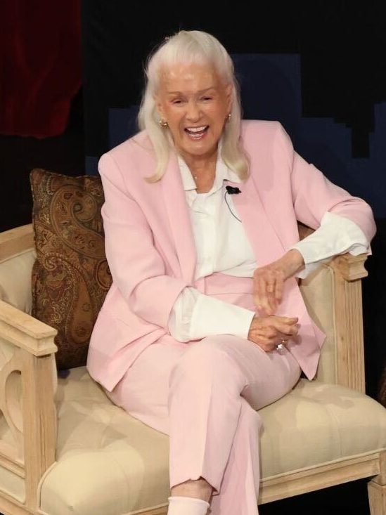 Laura Dern’s Parents: Everything to Know About Her Mother, Diane Ladd, & Father Bruce Dern