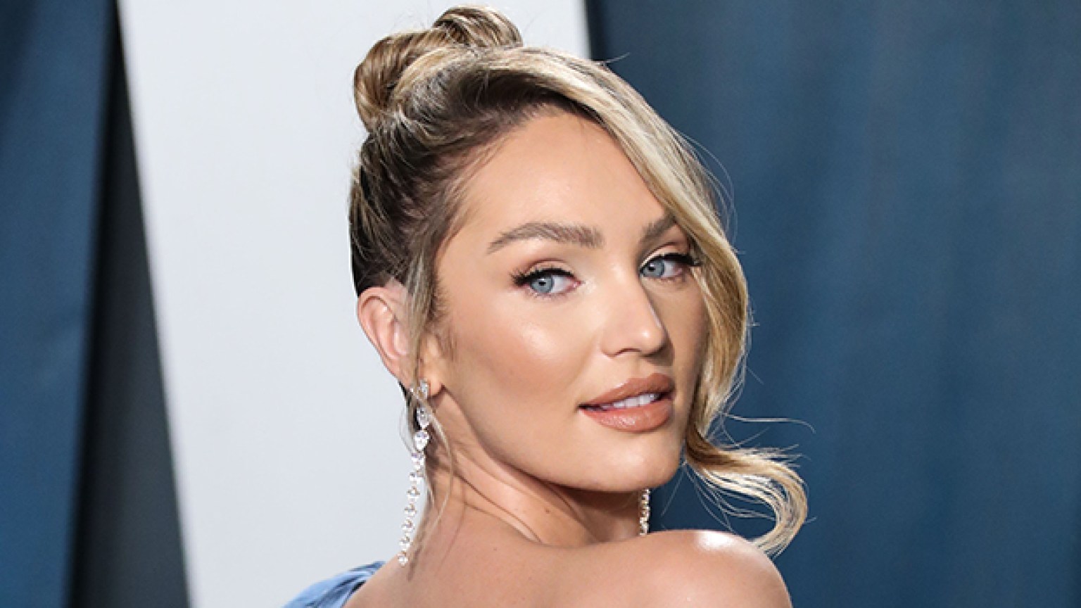 Candice Swanepoel Wears This Cheek and Lip Stain: Creates Natural Look ...