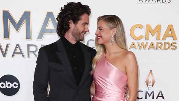 Kelsea Ballerini and Chase Stokes Stare Lovingly at Each Other on 2023 CMAs Red Carpet: Photos