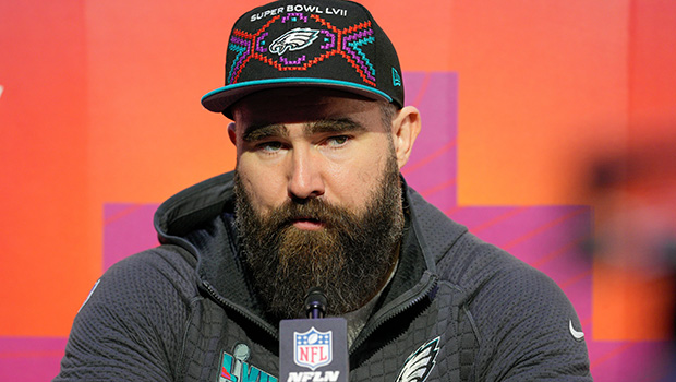 Jason Kelce Welcomed as ‘Taylor’s Boyfriend’s Brother’ at Sizzling Canine Spot – League1News