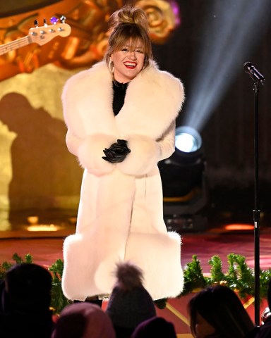 CHRISTMAS IN ROCKEFELLER CENTER -- 2023  -- Pictured: Kelly Clarkson -- (Photo by: Scott Gries/NBC)