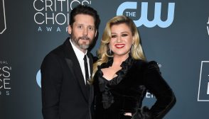 SANTA MONICA, CALIFORNIA - JANUARY 12: Brandon Blackstock and Kelly Clarkson attend the 25th Annual Critics' Choice Awards at Barker Hangar on January 12, 2020 in Santa Monica, California. (Photo by Steve Granitz/WireImage)