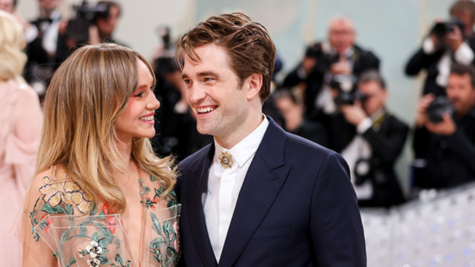 Are Robert Pattinson and Suki Waterhouse Getting Married? – Hollywood Life