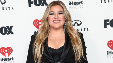 Is Kelly Clarkson Single?