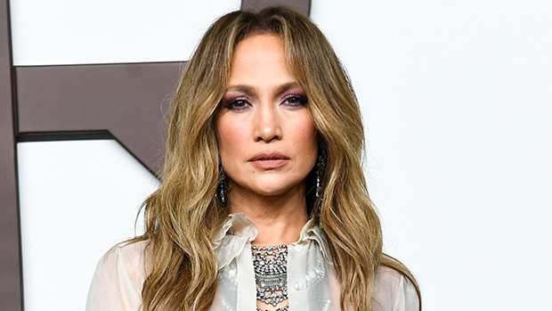 Jennifer Lopez’s Favorite Hair Product: Glamorous Red Carpet Blowout ...