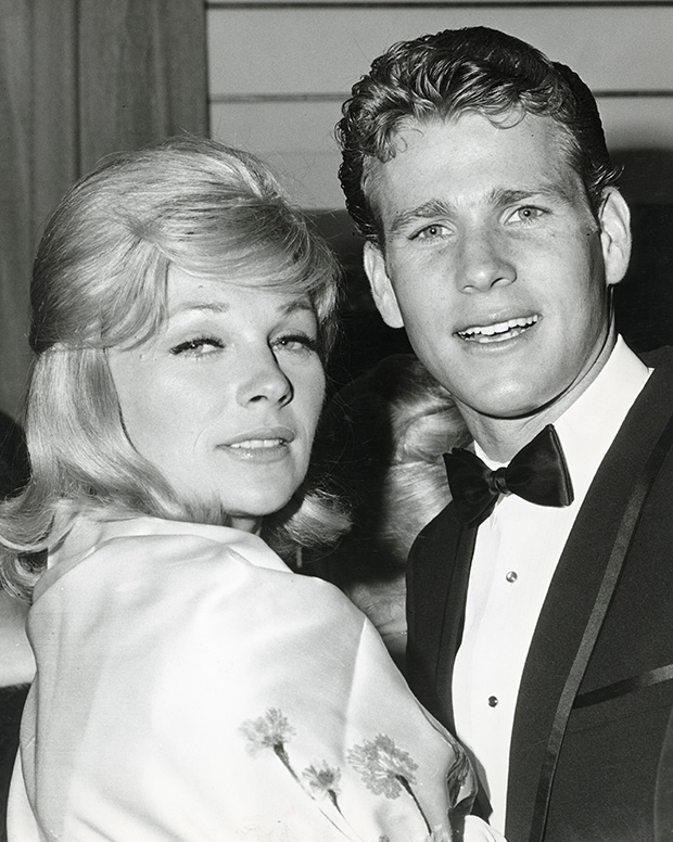 Ryan O'Neal's Wife: All About His 2 Marriages, Farrah Fawcett Romance