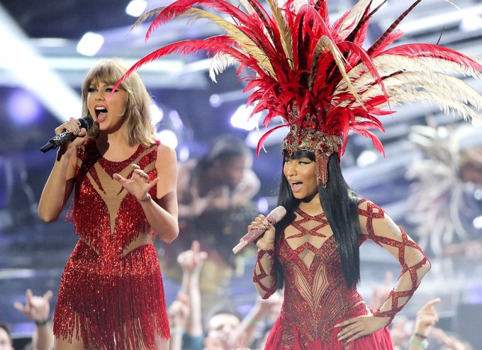 Taylor Swift & Nicki Minaj Perform at the 2015 VMAs