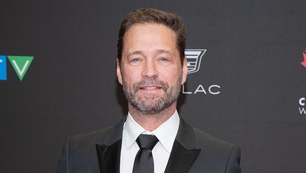 Jason Priestley Hilariously Admits His Former Roommate Brad Pitt Would Go Long Periods Between Showers
