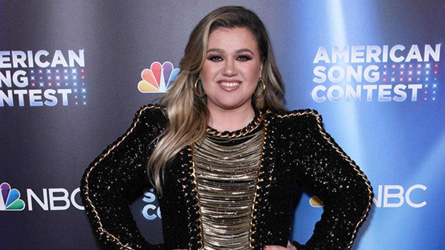 Kelly Clarkson’s Weight Loss: All About Her Health Journey – Hollywood Life