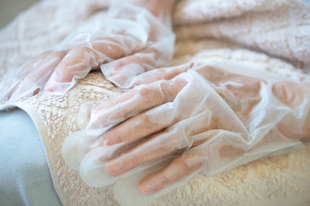 The Best Moisturizing Gloves of 2024 (Review) Hollywood Life