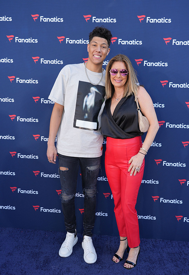 Patrick Mahomes Parents: What To Know About His Mom And Dad – Hollywood ...