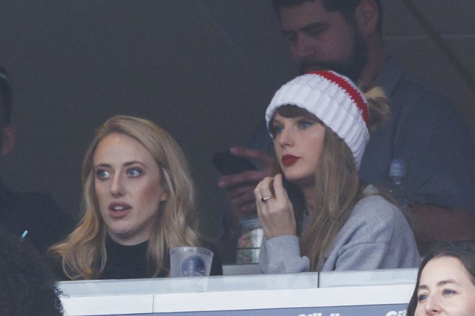 Taylor Swift Hangs With Brittany Mahomes