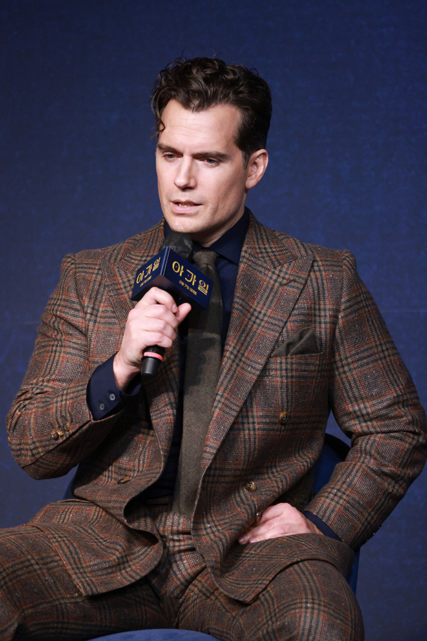 Beryl TV henry-cavill-sex-scenes-embed Henry Cavill Reveals Why He Doesn’t Like Sex Scenes – Hollywood Life Entertainment 