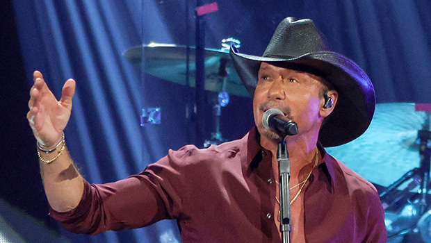 Tim McGraw Honors Toby Keith at Florida Show: ‘He Was a Really Good Guy’