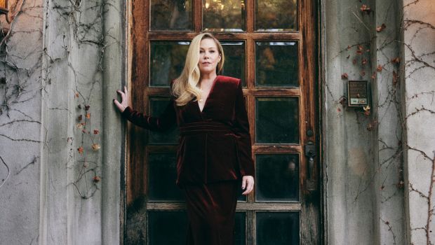 Waarom werd Christina Applegate in het ziekenhuis opgenomen? Updates tijdens haar MS-strijd – Hollywood Life