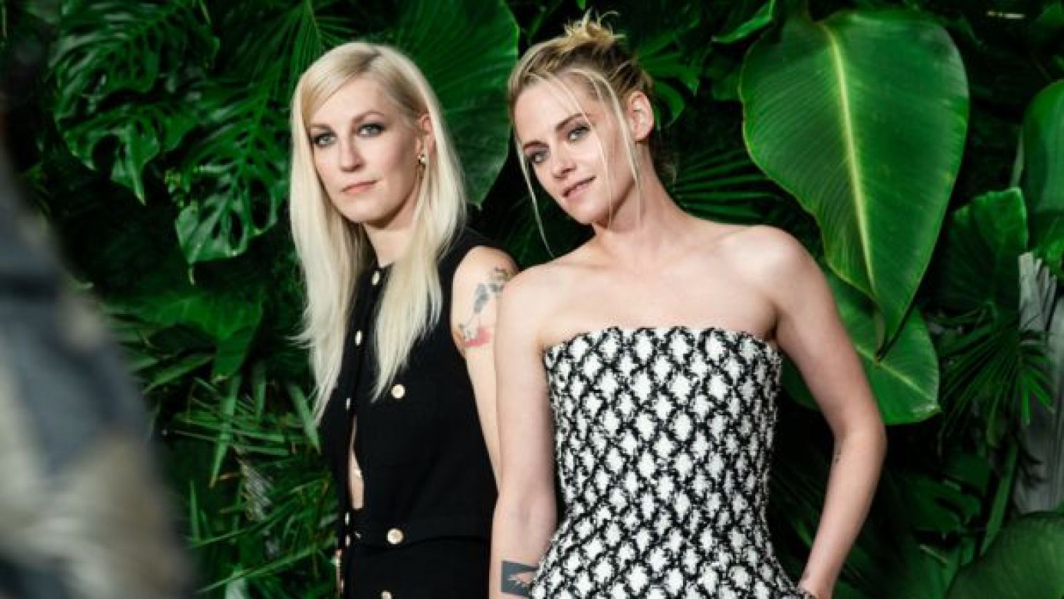 Kristen Stewart and Fiancee Dylan Meyer Froze Their Eggs Hollywood Life(01)