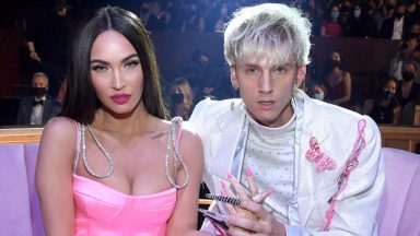 LOS ANGELES, CALIFORNIA - MAY 27: (EDITORIAL USE ONLY) (L-R) Megan Fox and Machine Gun Kelly attend the 2021 iHeartRadio Music Awards at The Dolby Theatre in Los Angeles, California, which was broadcast live on FOX on May 27, 2021. (Photo by Kevin Mazur/Getty Images for iHeartMedia)