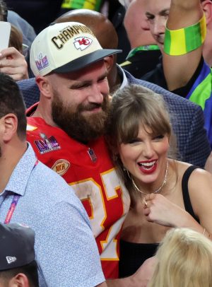 LAS VEGAS, NEVADA - FEBRUARY 11: Travis Kelce #87 of the Kansas City Chiefs celebrates with Taylor Swift after defeating the San Francisco 49ers 25-22 in overtime during Super Bowl LVIII at Allegiant Stadium on February 11, 2024 in Las Vegas, Nevada. (Photo by Ethan Miller/Getty Images)