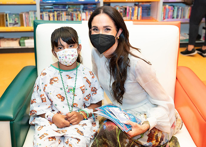 Beryl TV meghan-markle-embed-1-final- Meghan Markle Reads Books to Patients at Children’s Hospital – Hollywood Life Entertainment 