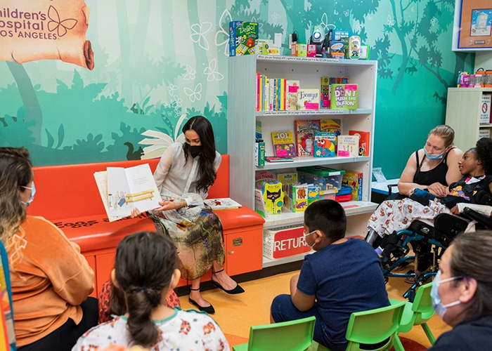 Beryl TV meghan-markle-embed-final-2 Meghan Markle Reads Books to Patients at Children’s Hospital – Hollywood Life Entertainment 