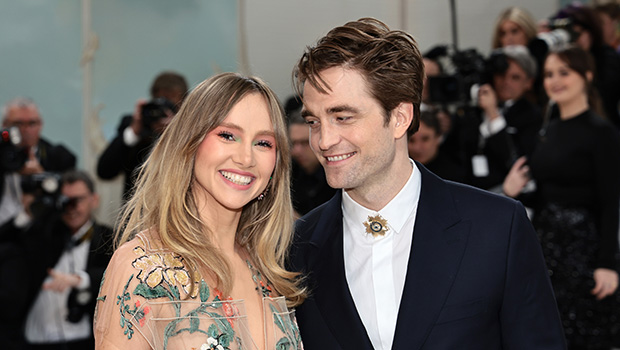 Suki Waterhouse and Robert Pattinson at the Met Gala