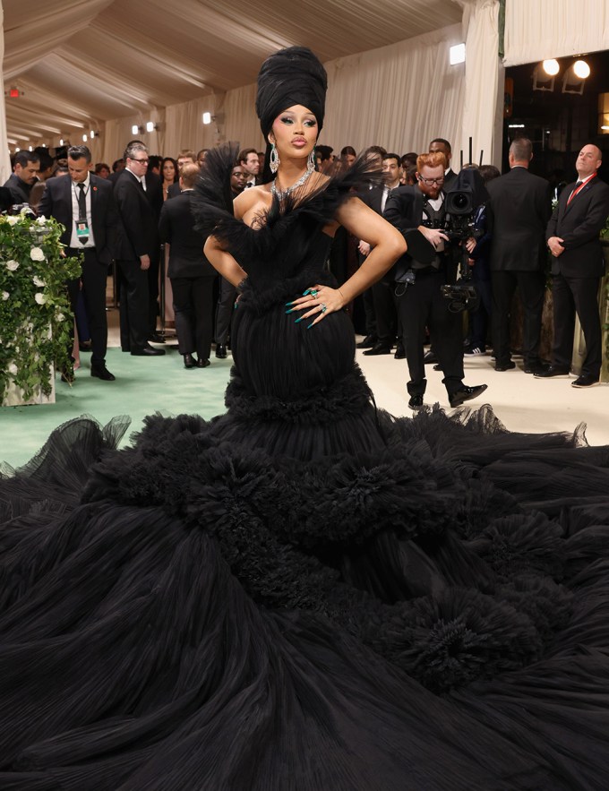 Met Gala Red Carpet 2024: Photos of Celebrity Arrivals7