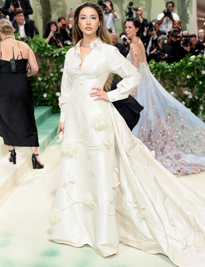 Met Gala Red Carpet 2024: Photos of Celebrity Arrivals26