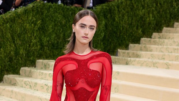 NEW YORK, NEW YORK - SEPTEMBER 13: 
Ella Emhoff attends The 2021 Met Gala Celebrating In America: A Lexicon Of Fashion at Metropolitan Museum of Art on September 13, 2021 in New York City. (Photo by Theo Wargo/Getty Images)