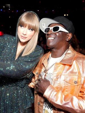 Taylor Swift Shouts Out Flavor Flav On Stage During Germany Concert